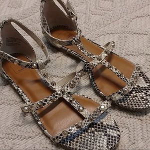 Like new sandals - 14th and Union